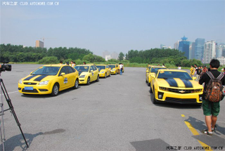 Illustration for article titled Chinese Fan-Boys Tart Up Random Cars To Show Bumblebee Love